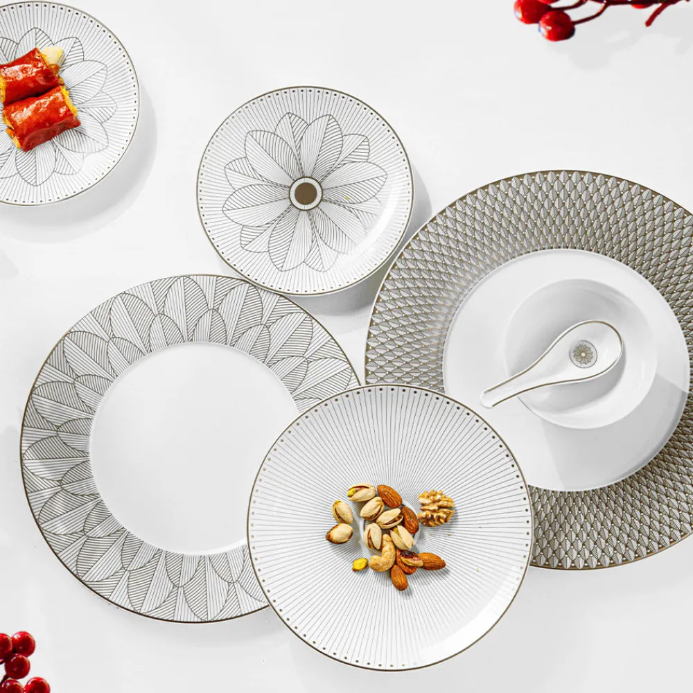 Assiettes*Christofle Assiette de présentation en porcelaine finition Platine